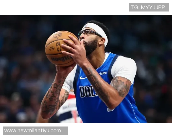 浓眉寄语弗拉格希望他放松心态未来将由他承担重任