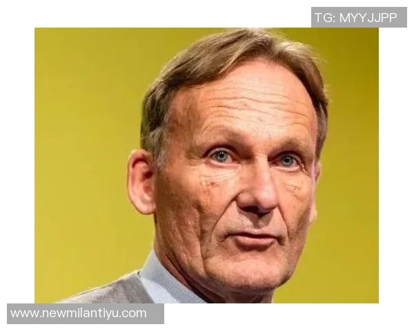 瓦茨克当选多特蒙德新主席里肯将出任俱乐部首席执行官 瓦茨克当选多特蒙德新主席里肯将出任俱乐部首席执行官